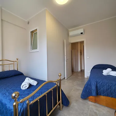 Apartment 200m From Beach, New Apt, Ac, Wifi Loano