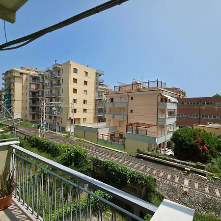 Apartman 200m From Beach, New Apt, Ac, Wifi *