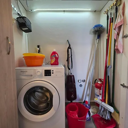 200m From Beach, New Apt, Ac, Wifi