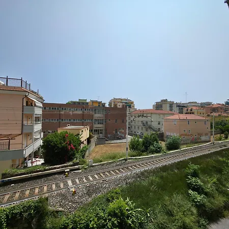 200m From Beach, New Apt, Ac, Wifi