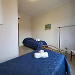 200m From Beach, New Apt, Ac, Wifi *