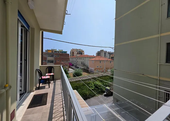 200m From Beach, New Apt, Ac, Wifi * Loano