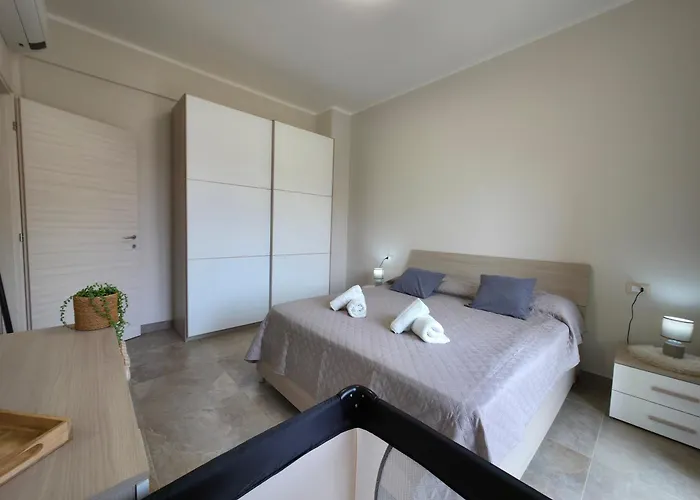 Lejlighed 200m From Beach, New Apt, Ac, Wifi