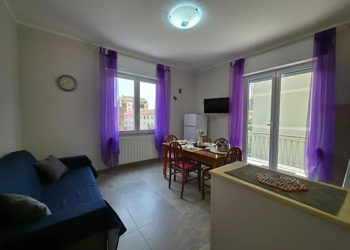 200m From Beach, New Apt, Ac, Wifi