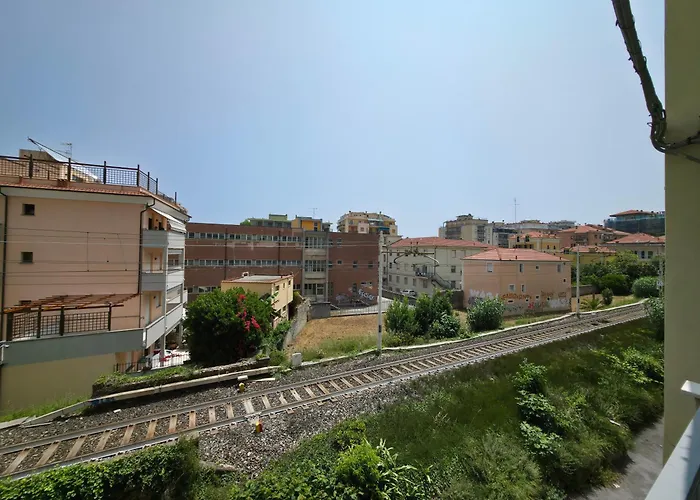 200m From Beach, New Apt, Ac, Wifi